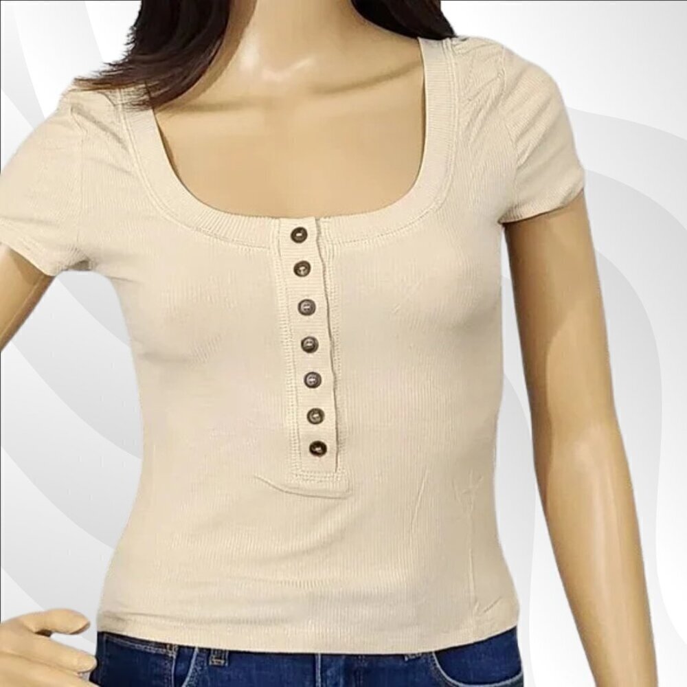 2/$30 Lulus Beige Ribbed Henley Cropped Tee Size M | Casual & Trendy Knit Top